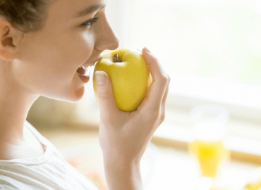 Alimentação pode ajudar sua saúde mental? Descubra agora!